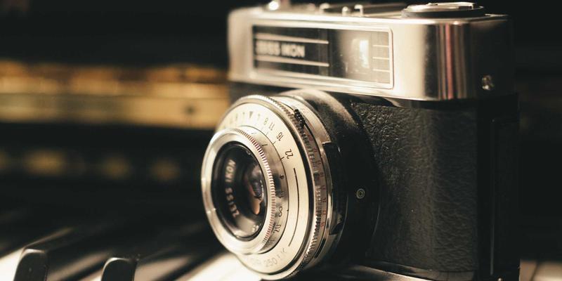 从趣味分享到设计灵感：如何用毒皮物123构建有灵魂的品牌故事体系