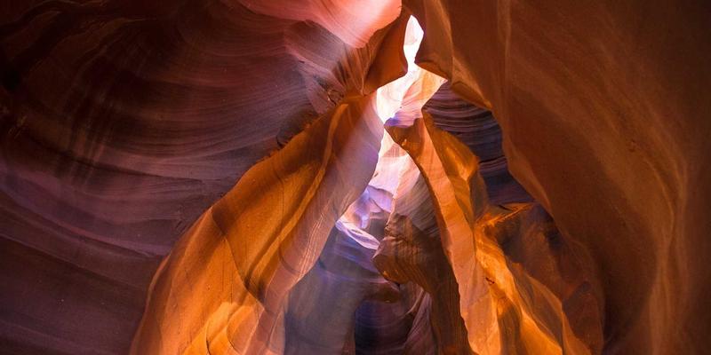 生活发现与创意内容新纪元：元宇宙如何通过虚拟身份、数字资产与沉浸式叙事重塑内容形态